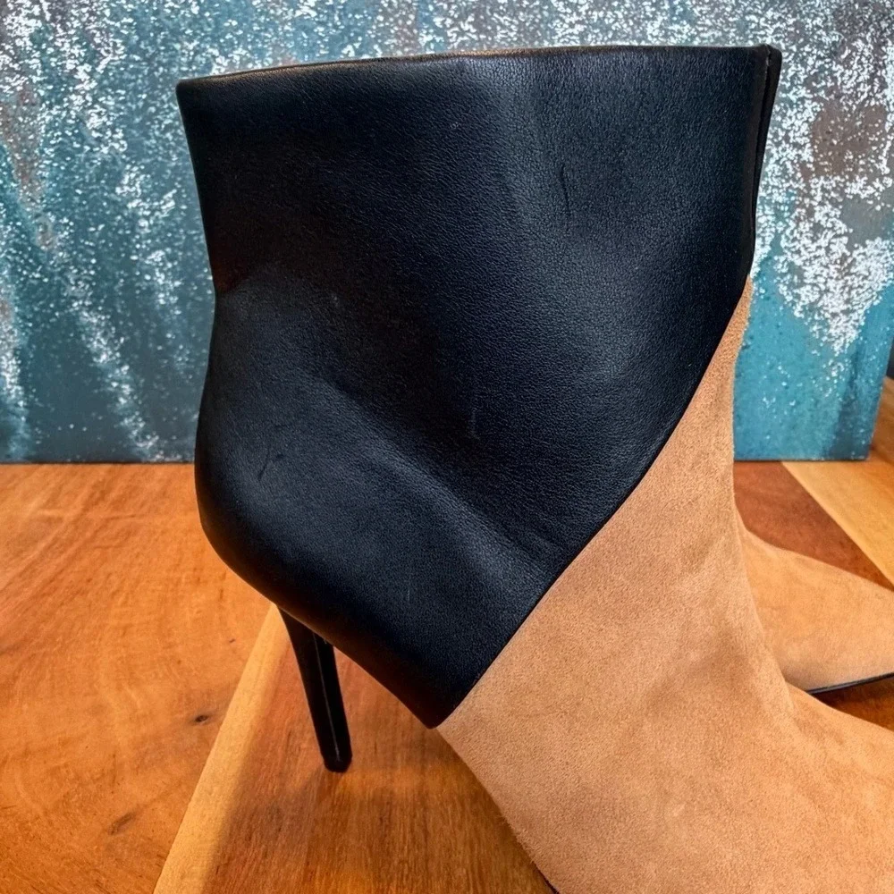 Charles by Charles David Minimalist Suede/Leather Boots – Camel & Black: EUC